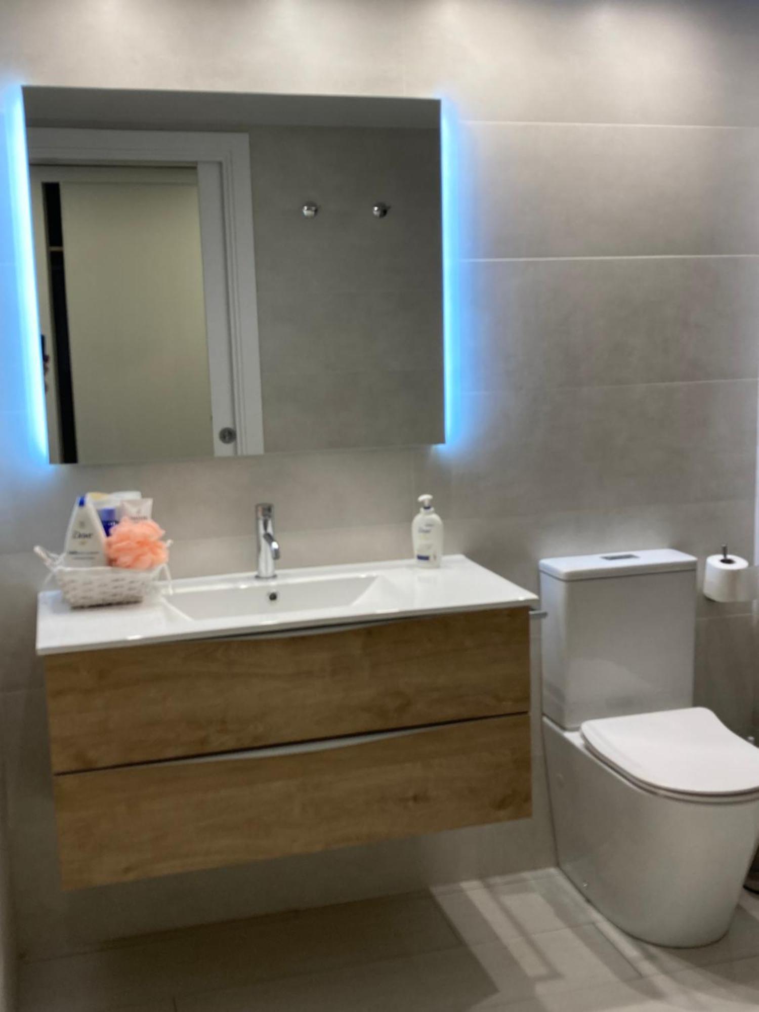 Apartamento Centrico, Climatizado Y Totalmente Equipado De 3 Habitaciones Para 6-7 Personas 산타콜로마데파르네스 외부 사진